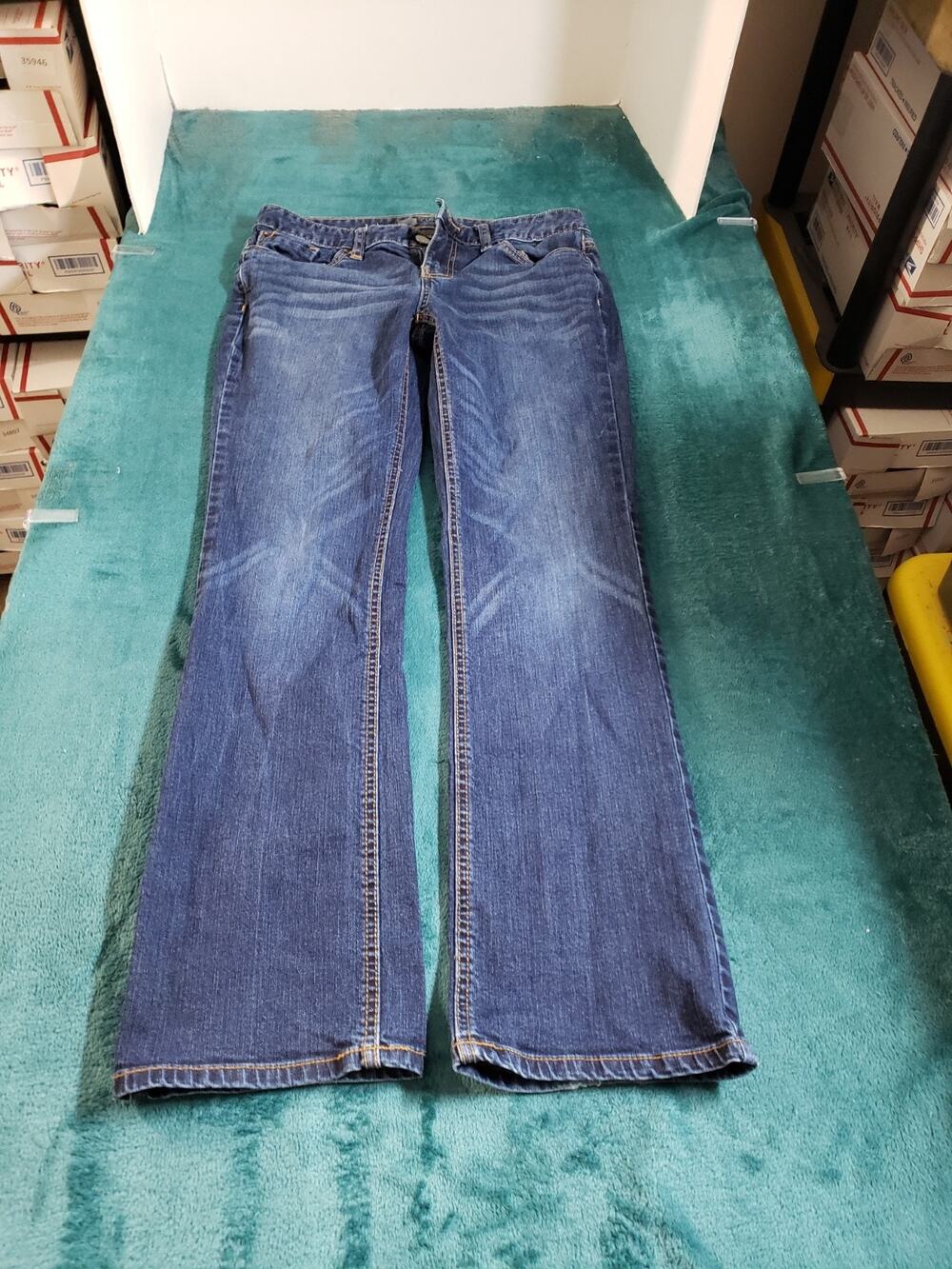 Mossimo Jeans Size 6 Short Women Blue Pants Denim Ladies Mid Rise Curvy Bootcut